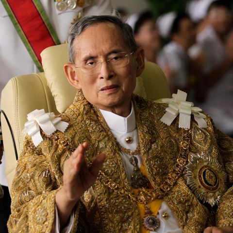 König Bhumibol Adulyadej bei einem der wenigen Auftritte 2010