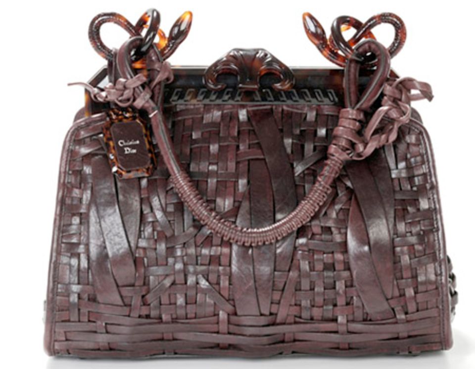 Geflochtene "Samourai"-Bagmit schmucker Schlange von Dior, um 2700€ Geflochtene "Samourai"-Bagmit schmucker Schlange von Dior, um 2700€