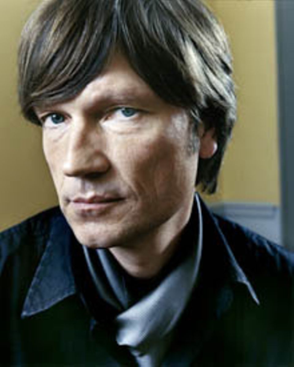 Roland Suso Richter gehört zu den vielseitigsten deutschen Filmemachern und prägte mit TV-Produktionen wie "Der Tunnel" und "Dre Roland Suso Richter gehört zu den vielseitigsten deutschen Filmemachern und prägte mit TV-Produktionen wie "Der Tunnel" und "Dre