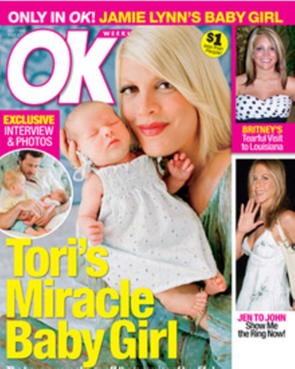 So präsentiert sich Tori mit Töchterchen Stella Doreen auf dem aktuellen Cover des US-Magazins "OK"