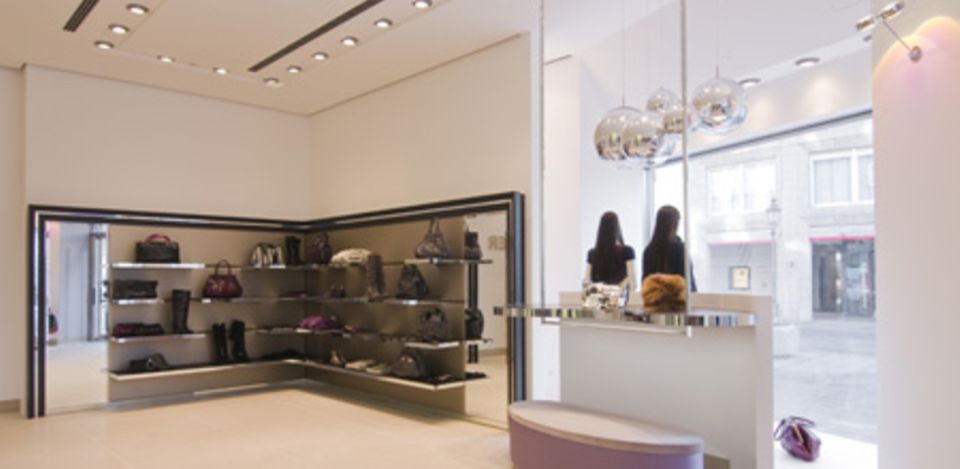 Erhältlich ist die 6267-Kollektion im frisch renovierten Modehaus Maendler in Münchens edler Theatinerstraße Erhältlich ist die 6267-Kollektion im frisch renovierten Modehaus Maendler in Münchens edler Theatinerstraße