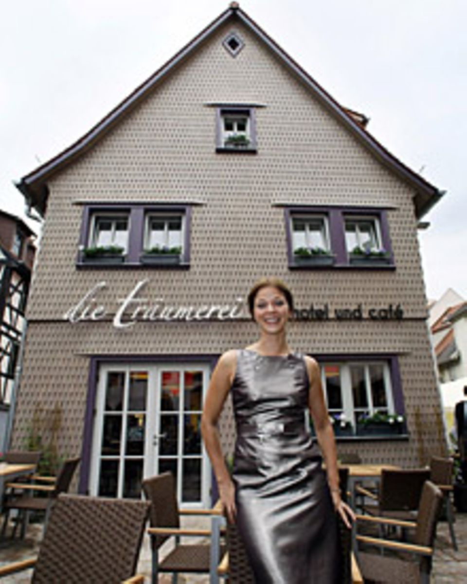 Ende 2006 kaufte Jessica Schwarz das verwitterte Fachwerkhaus und ließ es aufwendig sanieren