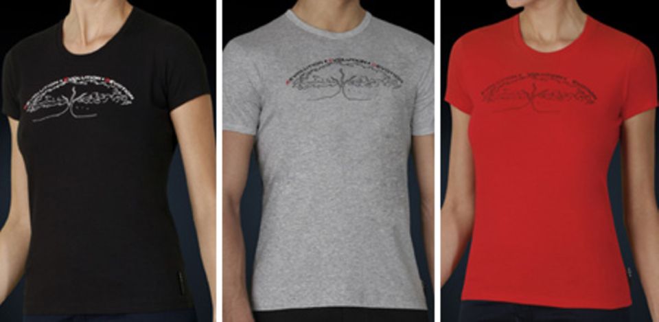 Die Charity-Shirts im Julia-Roberts-Design werden auf Wunsch der Schauspielerin in Afrika produziert Die Charity-Shirts im Julia-Roberts-Design werden auf Wunsch der Schauspielerin in Afrika produziert