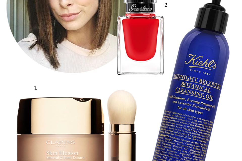 GALA Christmas Shopping Night: 1. Ultrafeines Puder mit Weichzeichner-Effekt: "Silk Illusion Mineral & Plants Extracts" mit Pinsel. Von Clarins, ca. 42 Euro; 2. Das kleine Rote für die Nägel: "La Petite Robe Noire Nails – Red Heels" von Guerlain, ca. 23 Euro; 3. Holt das Make-up nach langen Partynächten ruck, zuck runter: "Midnight Recovery Botanical Cleansing Oil" von Kiehl's, 175 ml, ca. 32 Euro 1. Ultrafeines Puder mit Weichzeichner-Effekt: "Silk Illusion Mineral & Plants Extracts" mit Pinsel. Von Clarins, ca. 42 Euro; 2. Das kleine Rote für die Nägel: "La Petite Robe Noire Nails – Red Heels" von Guerlain, ca. 23 Euro; 3. Holt das Make-up nach langen Partynächten ruck, zuck runter: "Midnight Recovery Botanical Cleansing Oil" von Kiehl's, 175 ml, ca. 32 Euro