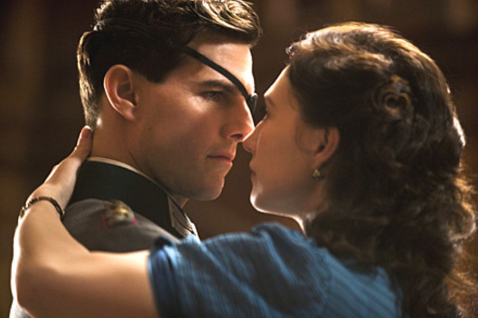 Stauffenberg (Tom Cruise) mit seiner Frau Nina (Carice van Houten). Die echte Nina Schenk Gräfin von Stauffenberg starb am 2. Ap