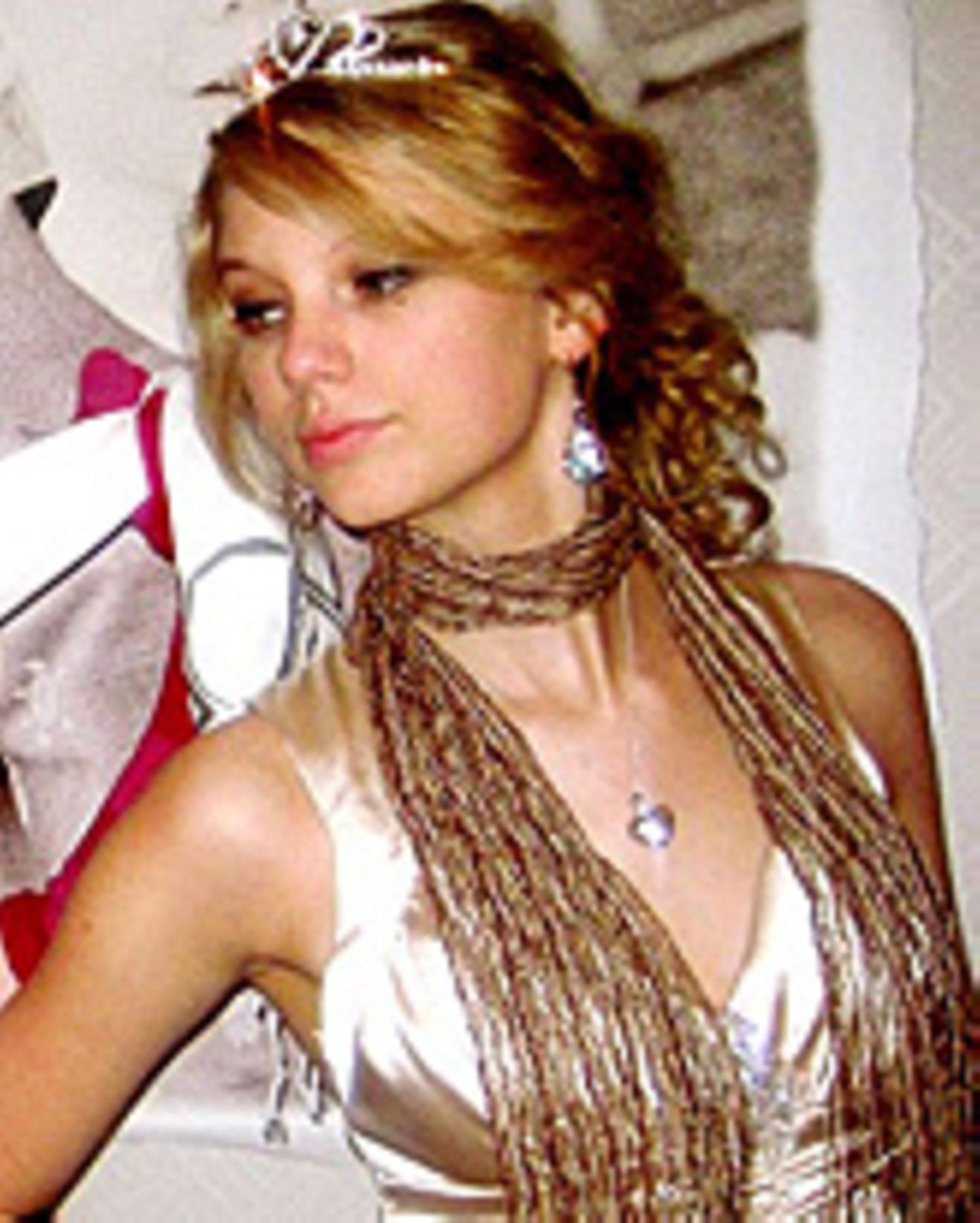 Taylor Swift in ihrem Abschlussball-Kleid Taylor Swift in ihrem Abschlussball-Kleid