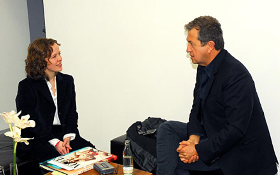 Gala-Redakteurin Stefanie Richter traf Mario Testino anlässlich des Medienpreises "Lead Awards" in Hamburg Gala-Redakteurin Stefanie Richter traf Mario Testino anlässlich des Medienpreises "Lead Awards" in Hamburg