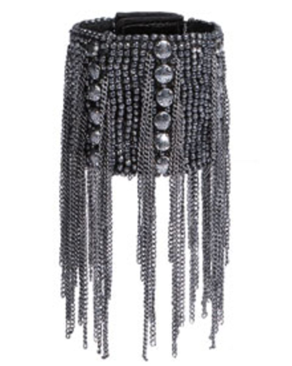 Im Handumdrehen glänzen - zum Beispiel mit dem "Oxidised Chain Bracelet Trixy" von Fiona Paxton, ca. 189 Euro über stylebop.com Im Handumdrehen glänzen - zum Beispiel mit dem "Oxidised Chain Bracelet Trixy" von Fiona Paxton, ca. 189 Euro über stylebop.com