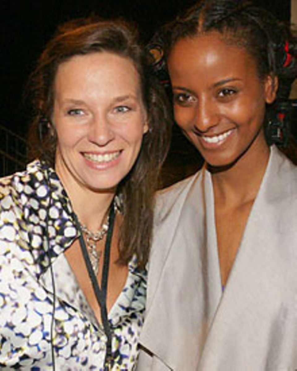 Modedesignerin Anja Gockel mit GNTM-Gewinnerin Sara bei der Fashionweek Berlin Sommer 2009