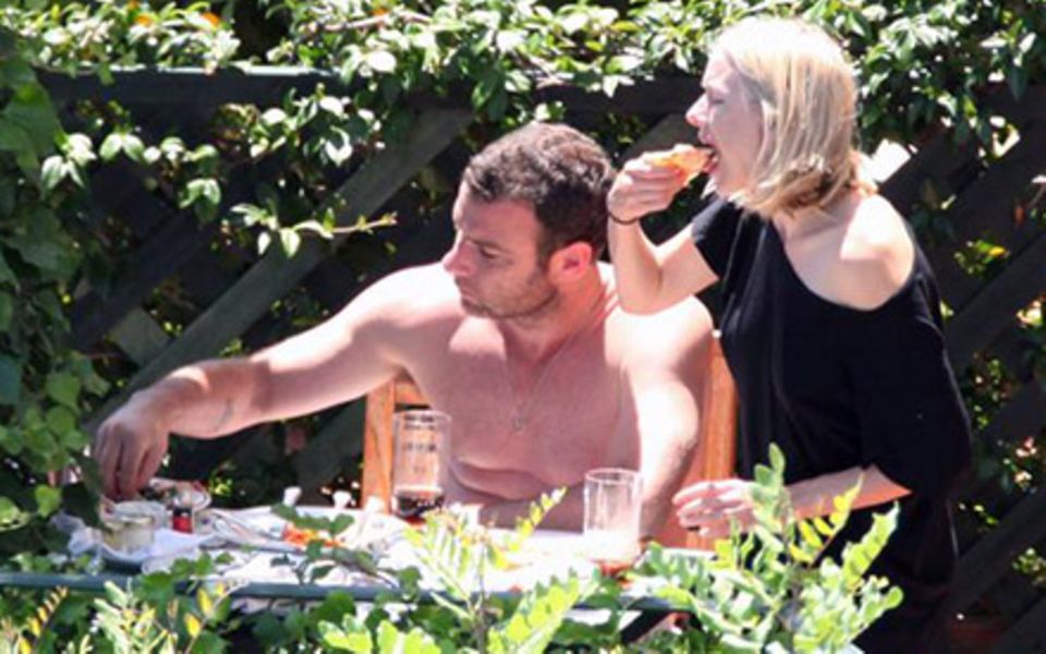 "Dolce Vita" in Amalfi: Liev Schreiber, Naomi Watts und ihre Kinder genießen das süße Leben in Italien. "Dolce Vita" in Amalfi: Liev Schreiber, Naomi Watts und ihre Kinder genießen das süße Leben in Italien.