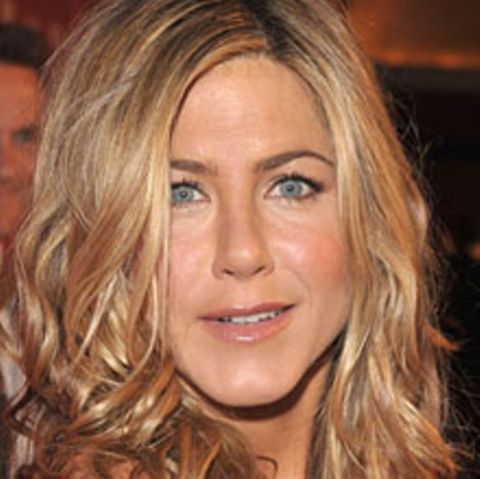Jennifer Aniston steht auf natürliche Highlights im Free-Style: "Balayage" heißt die aufwändige Strähnchen-Technik