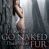 Bei dieser heißen Kampagne sollte Christian Serratos aus "Twilight" aufpassen, daß sie nicht gebissen wird.