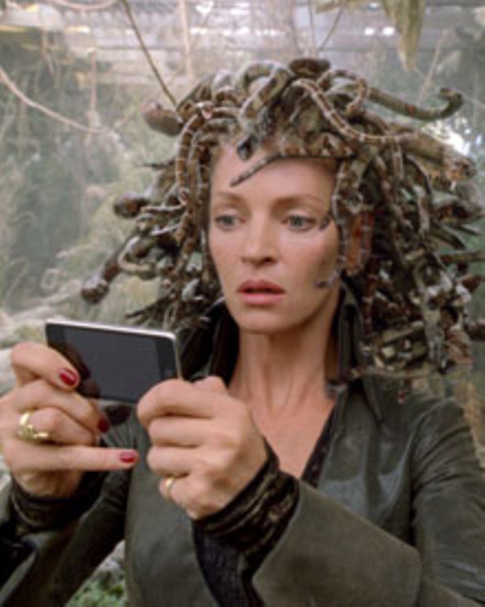 Uma Thurman mal wieder in einer coolen Rolle, als Medusa mit dem Todesblick. Uma Thurman mal wieder in einer coolen Rolle, als Medusa mit dem Todesblick.