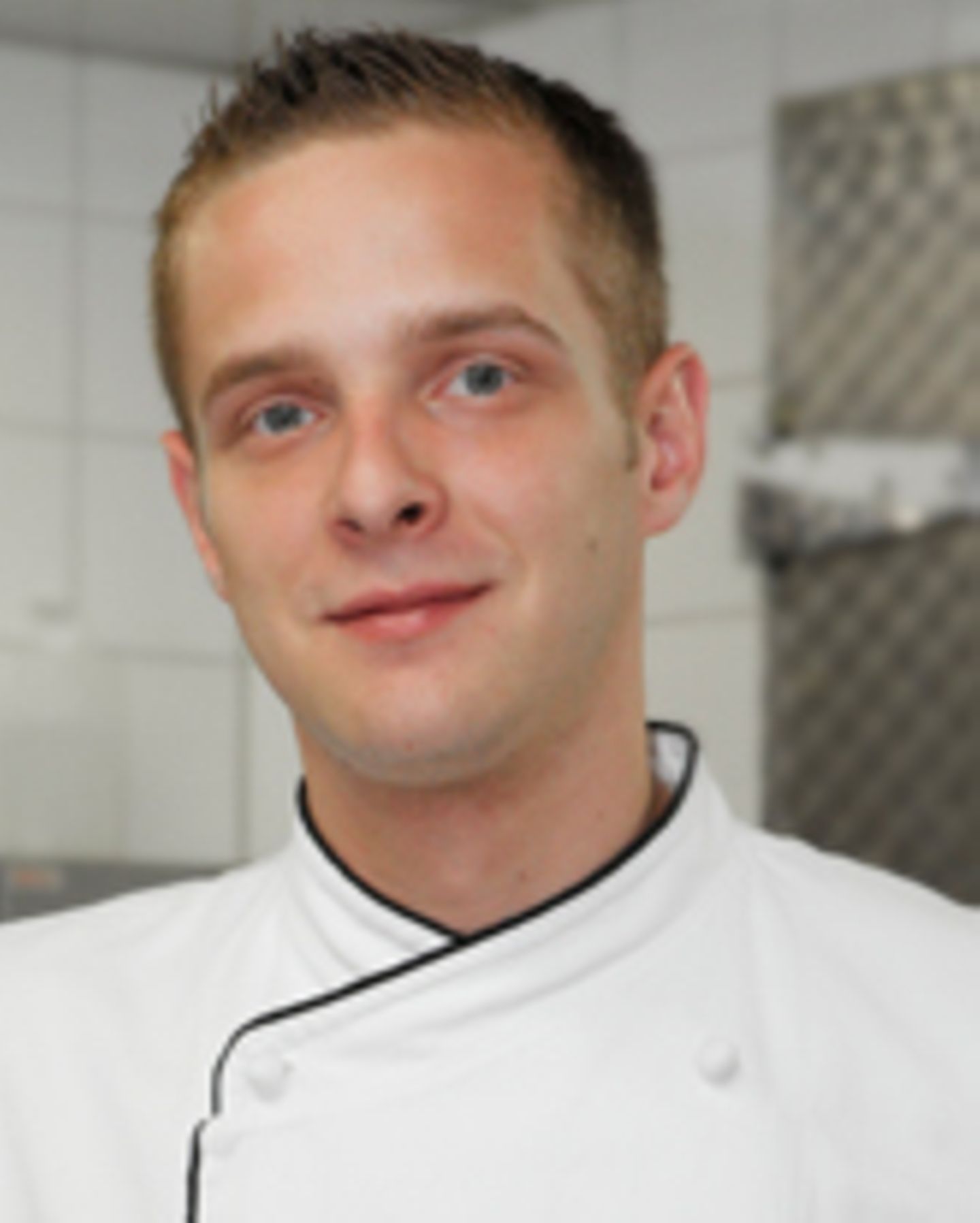 Nicolas von Auersperg schwingt das Zepter in der Küche des Kölner Restaurants "Taku"