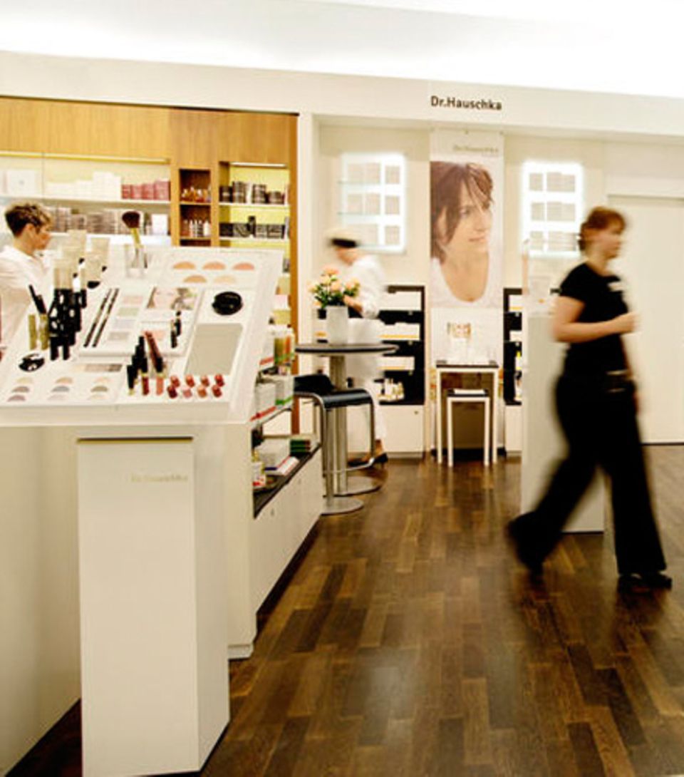 Dr.-Hauschka-Counter im Breuninger, Stuttgart Dr.-Hauschka-Counter im Breuninger, Stuttgart