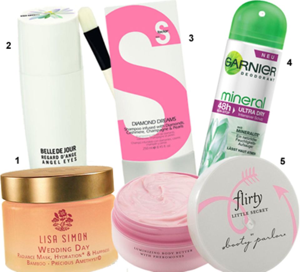 Must-haves benutzen: 48-Stunden-Deo, sexy Body-Butter, Augencreme, Gesichtsmaske. Must-haves benutzen: 48-Stunden-Deo, sexy Body-Butter, Augencreme, Gesichtsmaske.