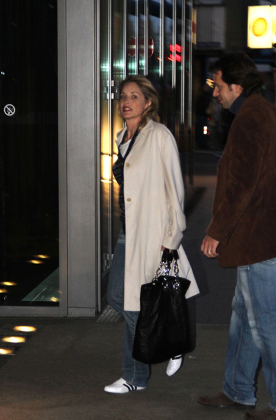 Sharon Stone auf dem Weg in ihr Hotel.