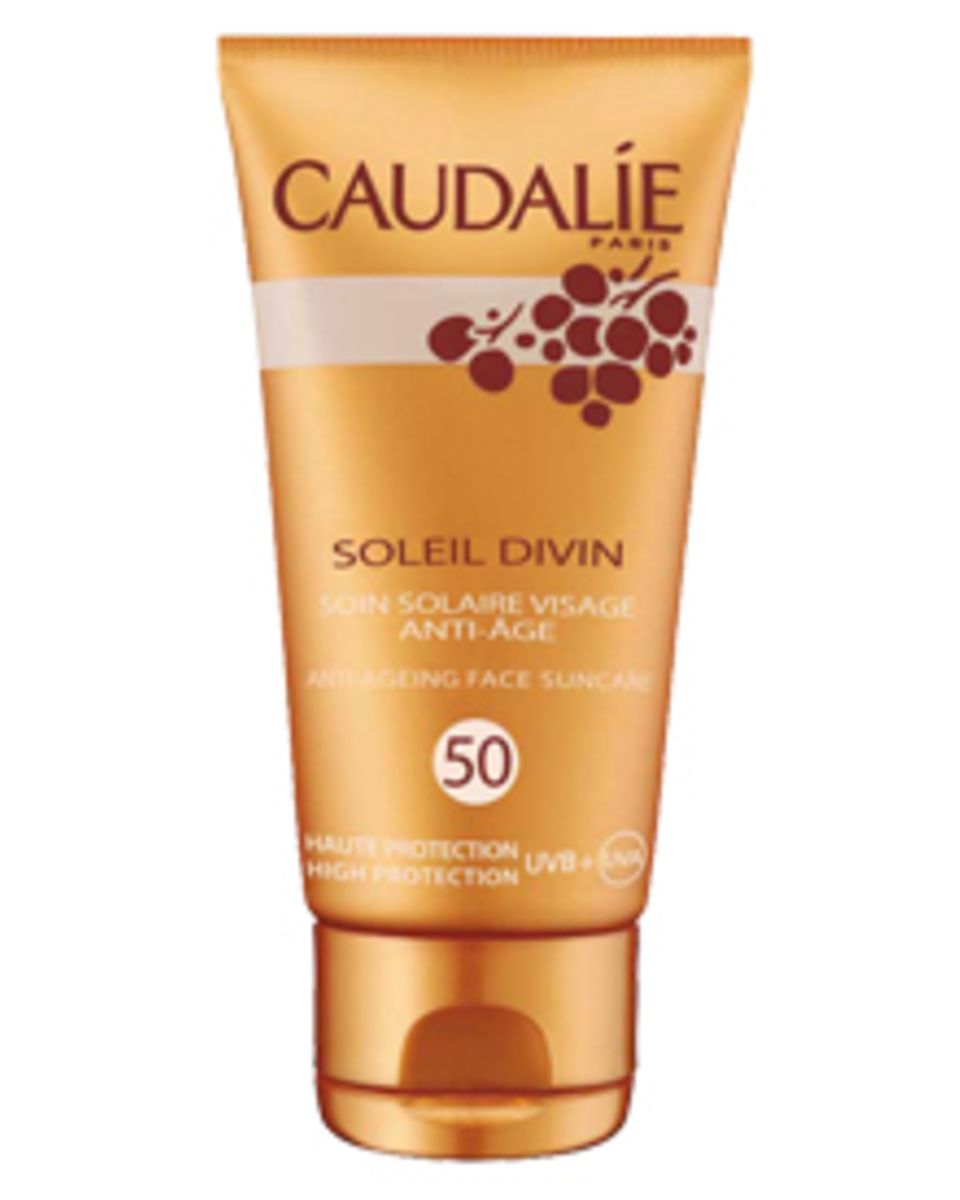 Caudalie, Soleil Divin, Anti-Age Sonnenpflege für das Gesicht LSF 50, 40 ml, ca. 26 Euro. Caudalie, Soleil Divin, Anti-Age Sonnenpflege für das Gesicht LSF 50, 40 ml, ca. 26 Euro.