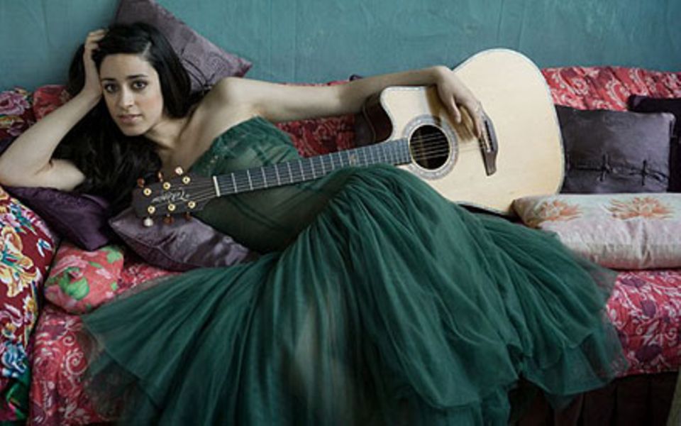 Graziella Shazad spielt seit ihrem dritten Lebensjahr Gitarre.