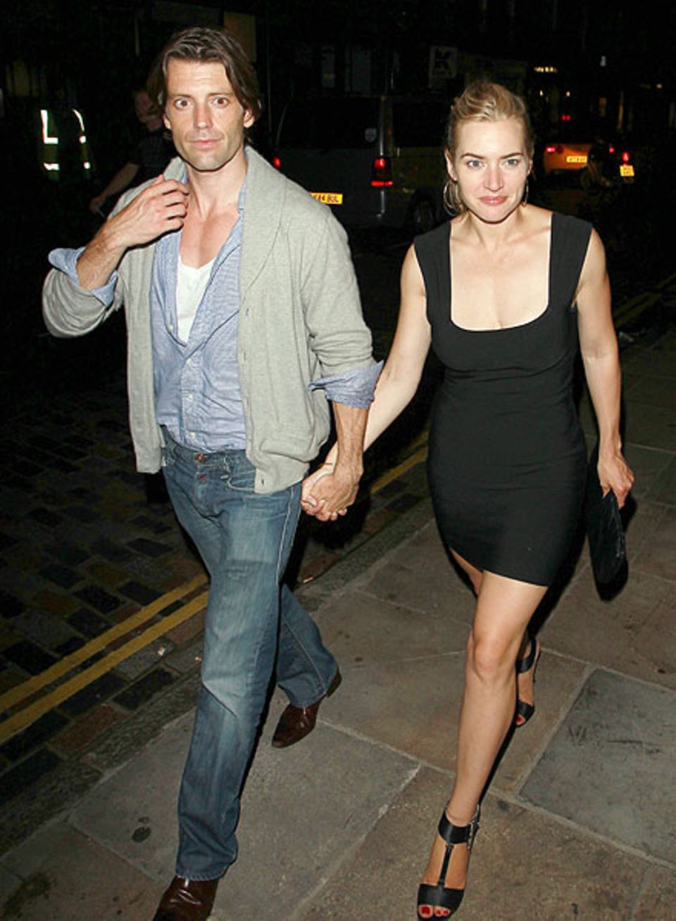 Kate Winslet und Louis Dowler sind verliebt im Londoner Nachtleben unterwegs. Kate Winslet und Louis Dowler sind verliebt im Londoner Nachtleben unterwegs.