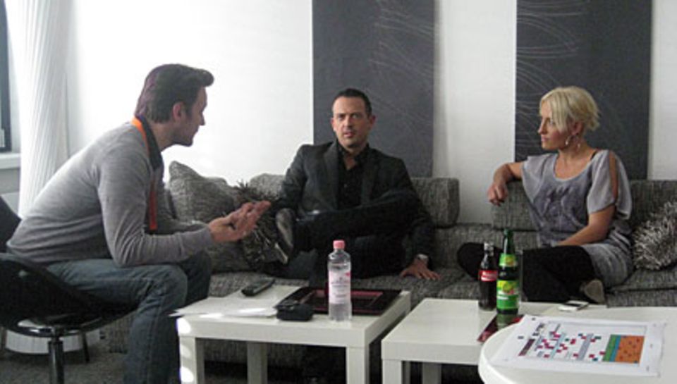 Till Brönner und Sarah Connor mit GALA-Chefreporter Hauke Herffs (l.) im Backstage-Bereich des "X Factor"-Studios in Köln Till Brönner und Sarah Connor mit GALA-Chefreporter Hauke Herffs (l.) im Backstage-Bereich des "X Factor"-Studios in Köln