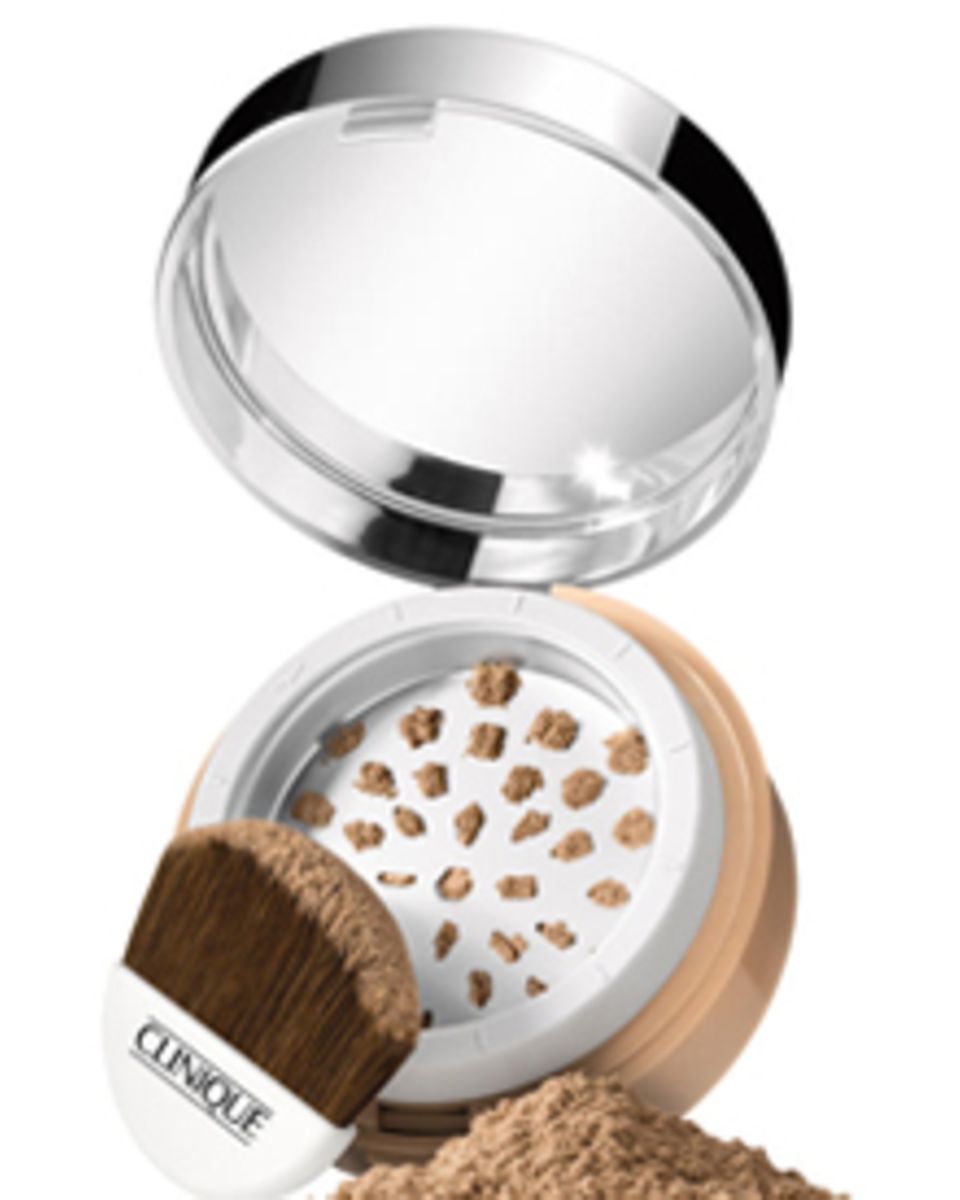 "Superbalanced Powder Makeup SPF 15", in acht Nuancen. Von Clinique, ca. 35 Euro.