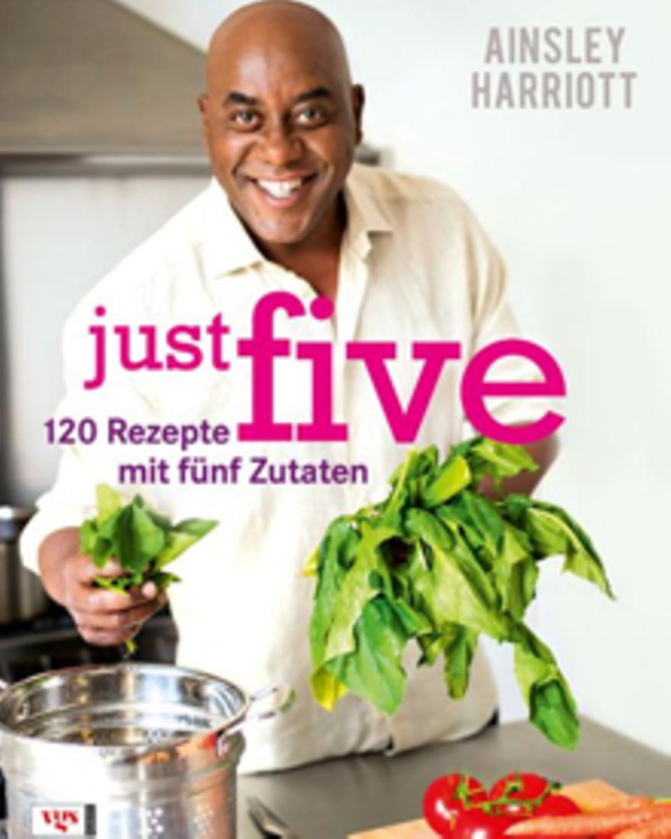 Maximal fünf Zutaten plus Salz, Pfeffer und Olivenöl enthalten die Rezepte aus Ainsley Harriotts neuem Kochbuch. ("just five", V Maximal fünf Zutaten plus Salz, Pfeffer und Olivenöl enthalten die Rezepte aus Ainsley Harriotts neuem Kochbuch. ("just five", V
