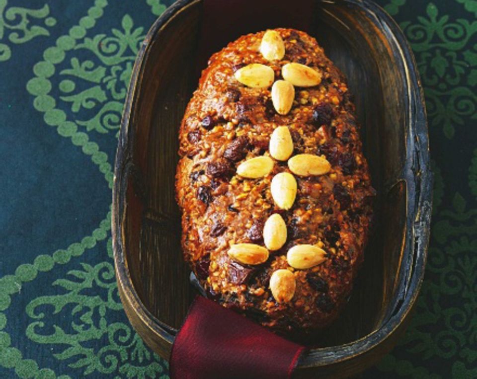 Passend zur Vorweihnachtszeit: Früchtebrot Passend zur Vorweihnachtszeit: Früchtebrot
