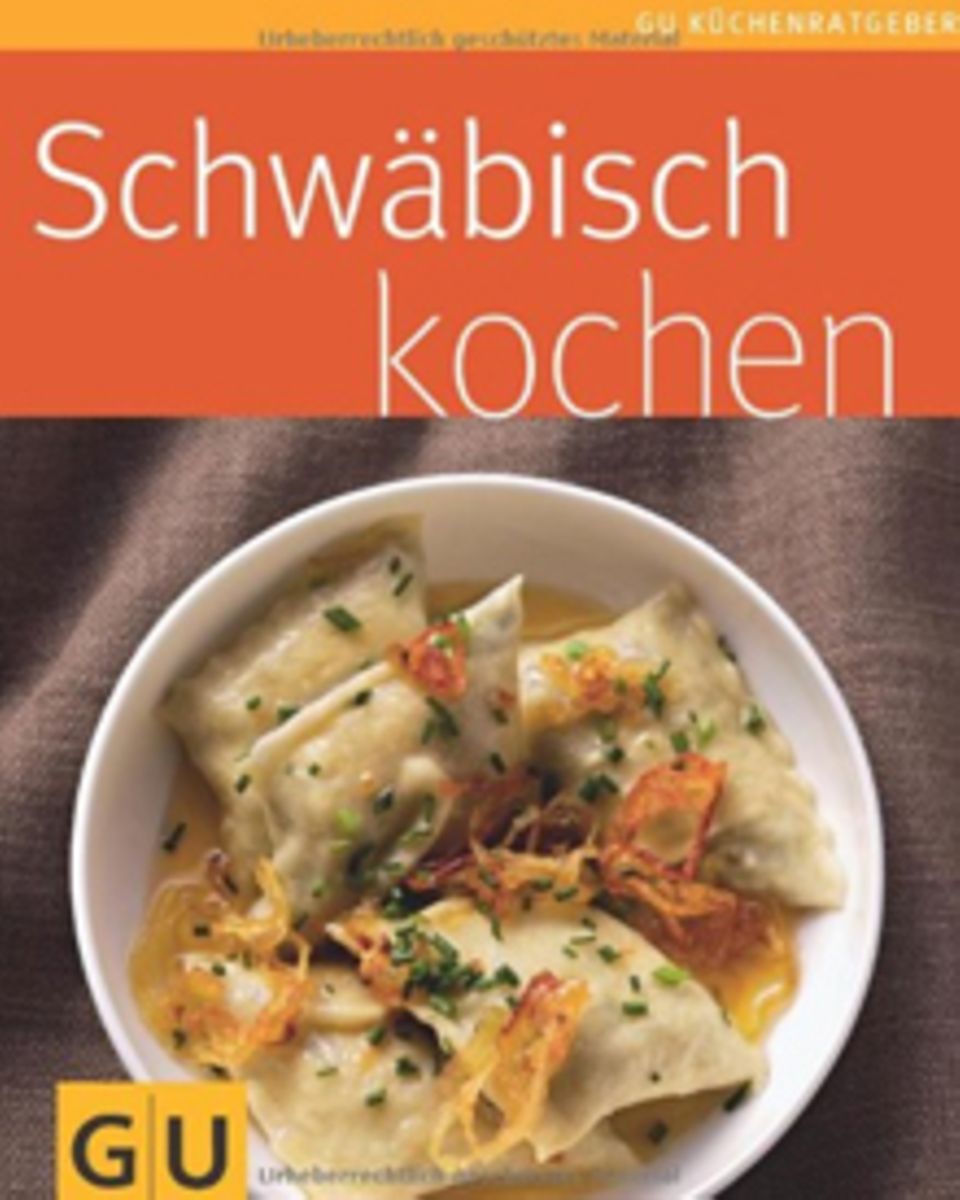 Die Hobbyköche Karola Wiedemann und Martina Kiel haben auf ihren Reisen durchs "Ländle" über 50 traditionelle Rezepte zu sammen Die Hobbyköche Karola Wiedemann und Martina Kiel haben auf ihren Reisen durchs "Ländle" über 50 traditionelle Rezepte zu sammen