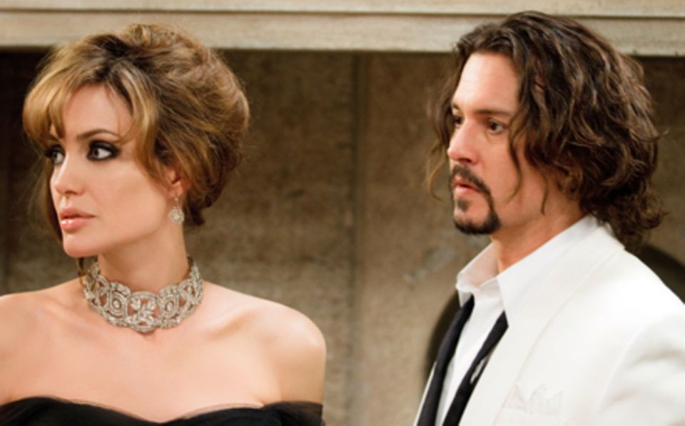 Angelina Jolie und Johnny Depp als Agentin Elise Ward und Mathelehrer Frank Tupelo in "The Tourist".