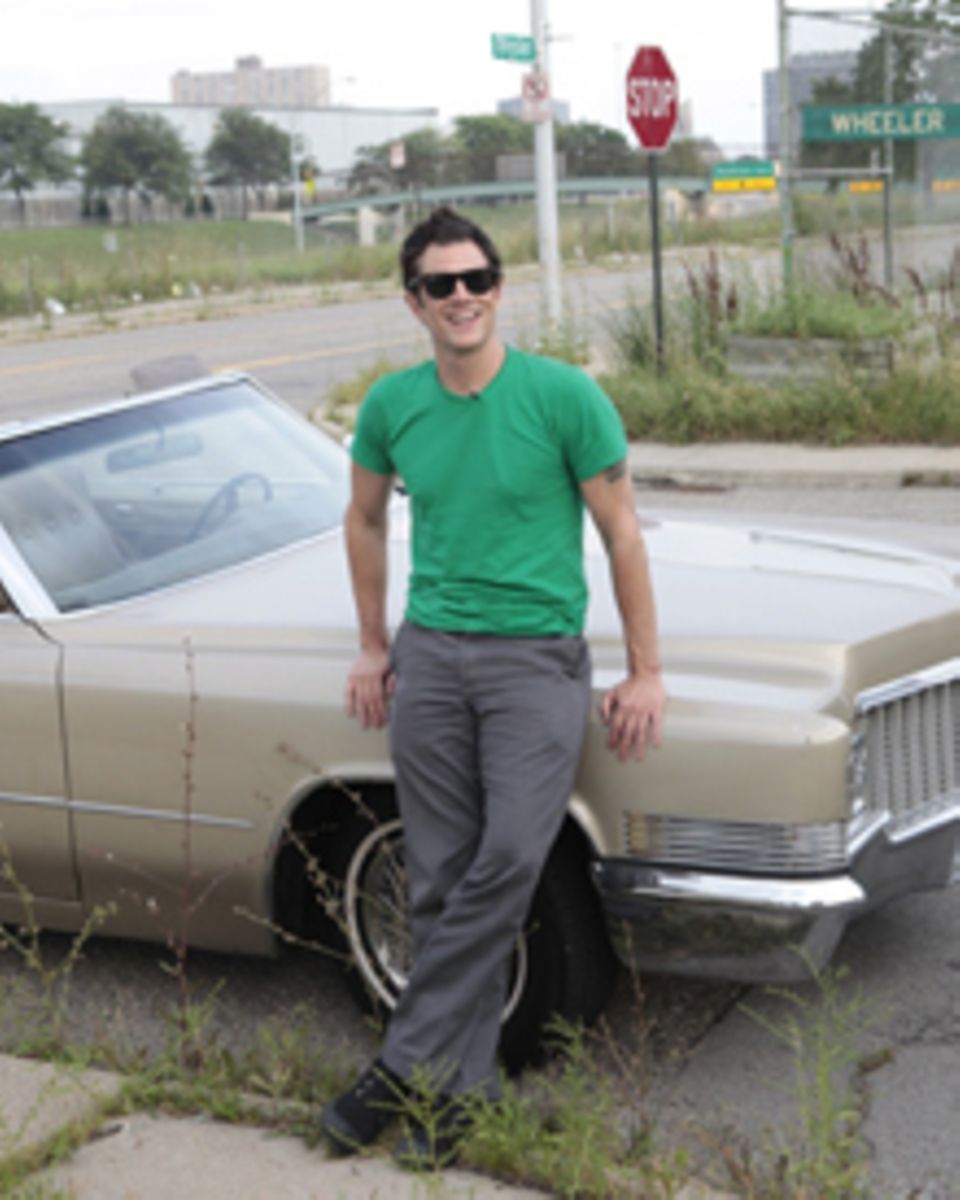 Johnny Knoxville ist mit "Palladium"-Stiefeln unterwegs in Detroit. Johnny Knoxville ist mit "Palladium"-Stiefeln unterwegs in Detroit.