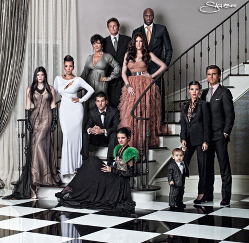 Die Kardashians posieren für Weihnachten 2010. Die Kardashians posieren für Weihnachten 2010.