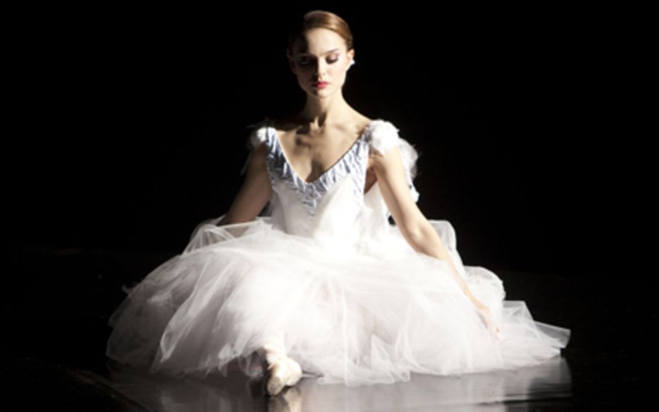Natalie Portman tanzt sich als Ballerina Nina Sayers an ihre psychischen und physischen Grenzen.