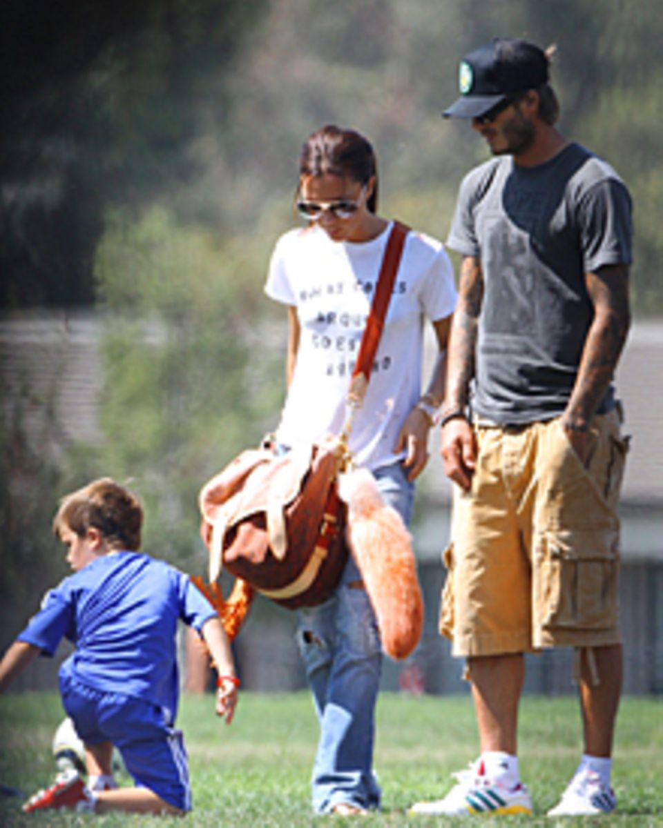 In den vergangenen Wochen genossen David und Victoria Beckham (hier mit Cruz) das gute Wetter in Kalifornien. Die nächsten Monat In den vergangenen Wochen genossen David und Victoria Beckham (hier mit Cruz) das gute Wetter in Kalifornien. Die nächsten Monat