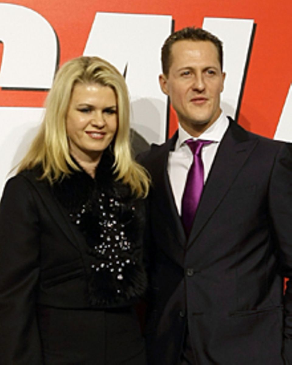 "Wir lieben uns immer noch": Seit fast 16 Jahren sind Michael und Corinna Schumacher verheiratet. Sie haben zwei Kinder. "Wir lieben uns immer noch": Seit fast 16 Jahren sind Michael und Corinna Schumacher verheiratet. Sie haben zwei Kinder.