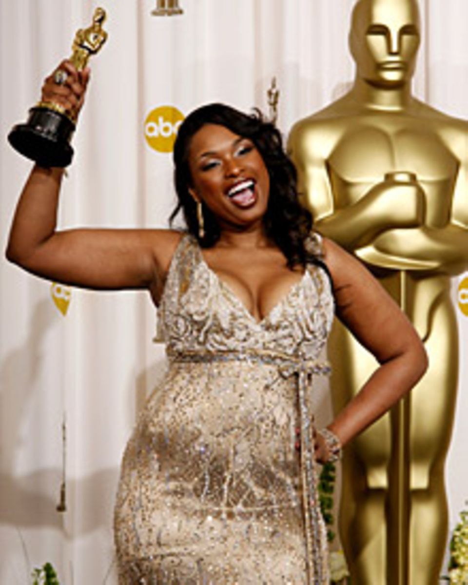 XXL war gestern: Bei ihrem Oscar-Triumph 2007 (für "Showgirls") war Jennifer Hudson noch rund 40 Kilo schwerer. Heute trägt sie