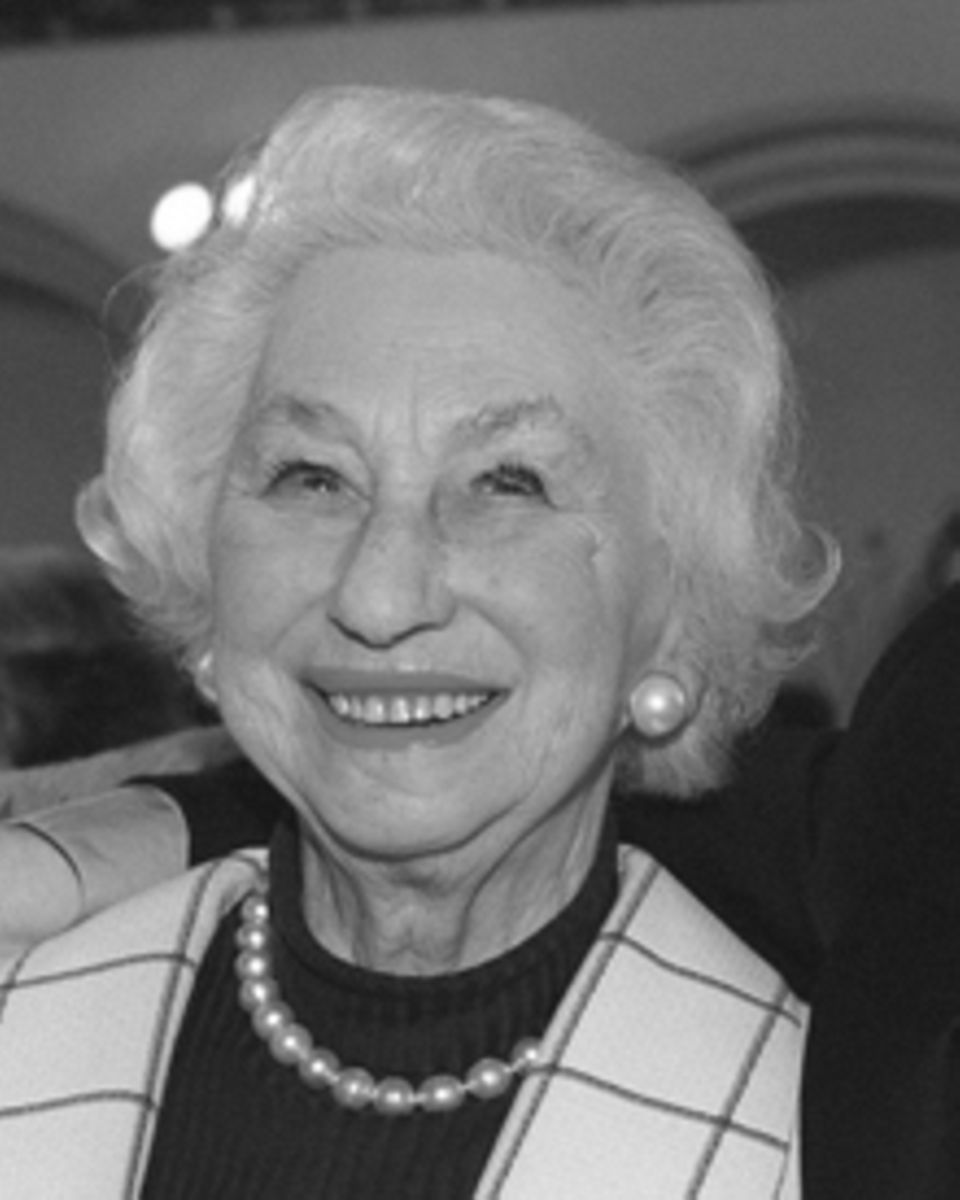 Teofila Reich-Ranicki verstarb am 29. April 2011 im Alter von 91 Jahren. Teofila Reich-Ranicki verstarb am 29. April 2011 im Alter von 91 Jahren.