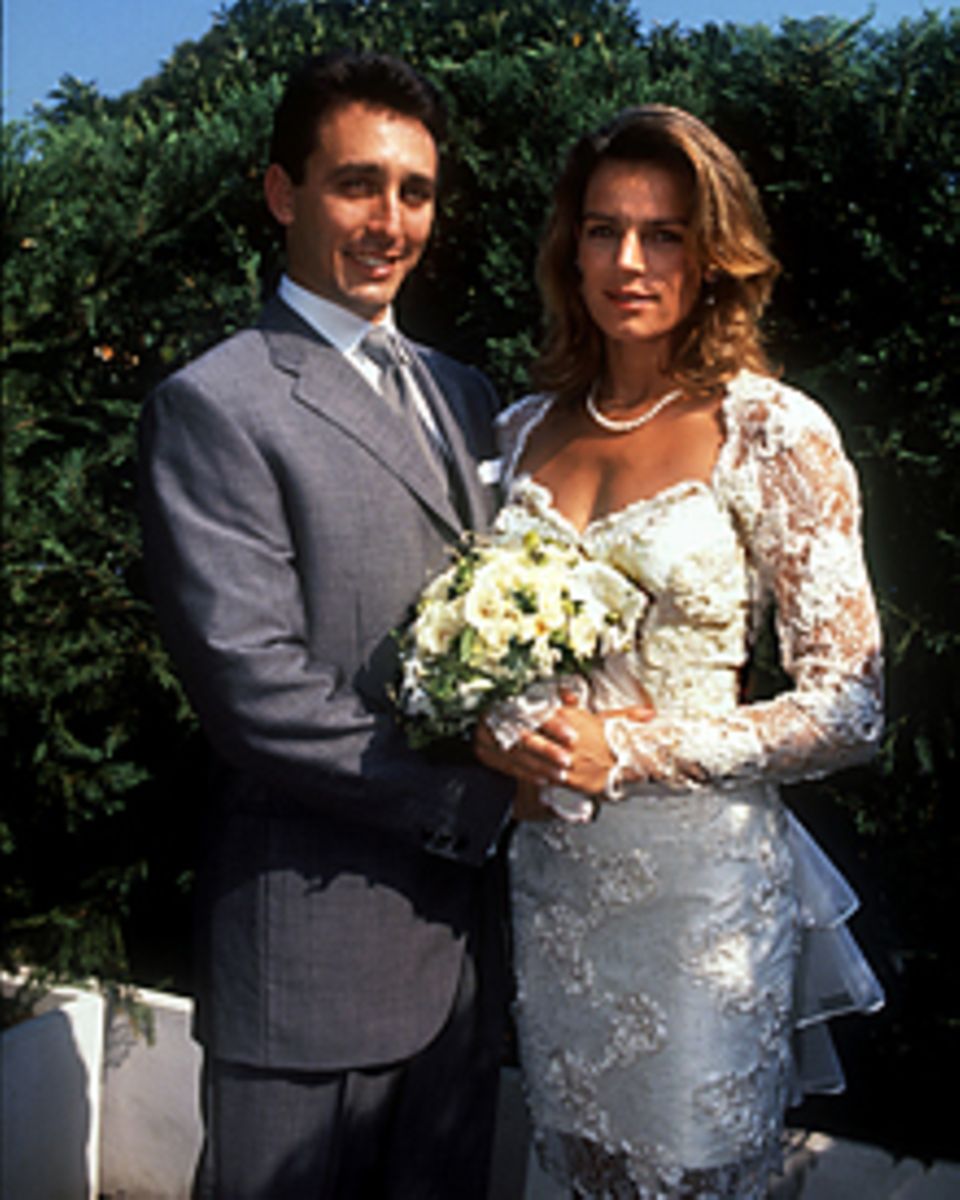 Am 1. Juli 1995 heiratet Prinzessin Stéphanie ihren ehemaligen Leibwächter Daniel Ducruet.