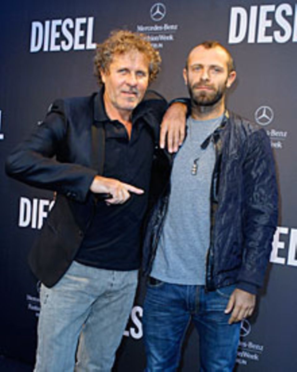 Renzo Rosso mit seinem Sohn Stefano bei der Diesel-Show während der Fashion Week in Berlin.