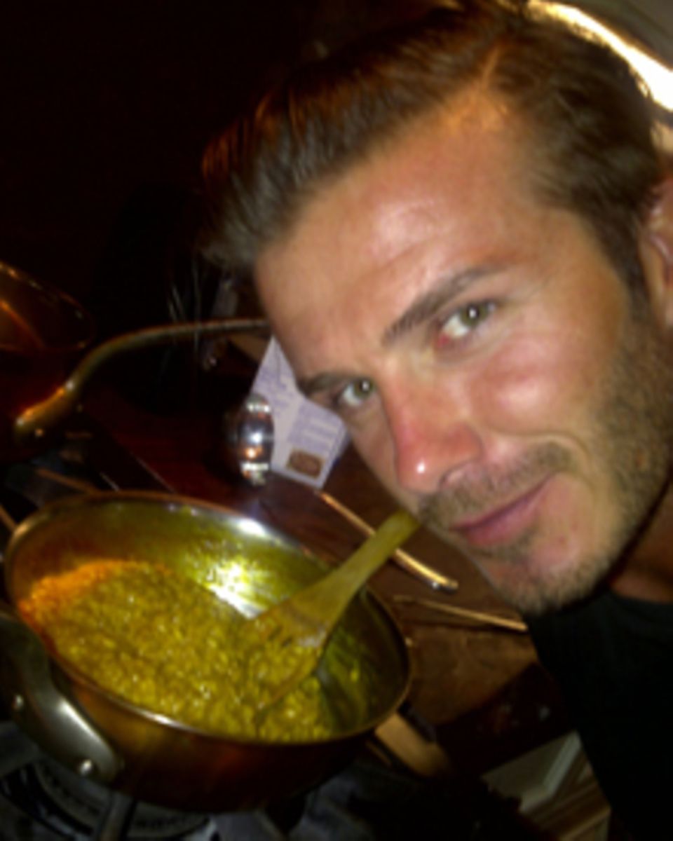David Beckham kocht Risotto für die Familie David Beckham kocht Risotto für die Familie