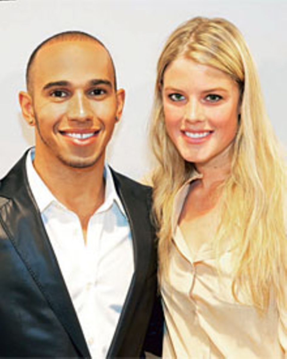 Zweimal 1,74 Meter: Formel-1-Star Lewis Hamilton (in Boss Black) mit GALA-Redakteurin Anna-Lena Koopmann. Zweimal 1,74 Meter: Formel-1-Star Lewis Hamilton (in Boss Black) mit GALA-Redakteurin Anna-Lena Koopmann.