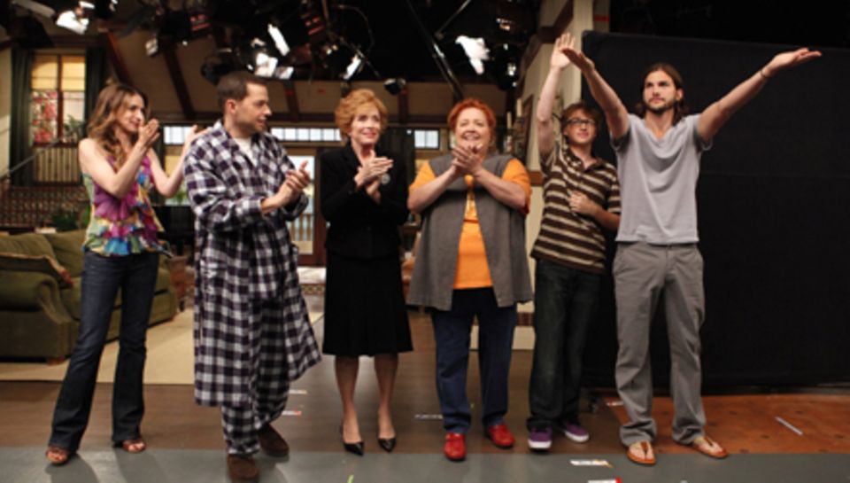 Ashton Kutcher und seine Kollegen von "Two and a half Men" haben die ersten Folgen der Serie bereits abgedreht.