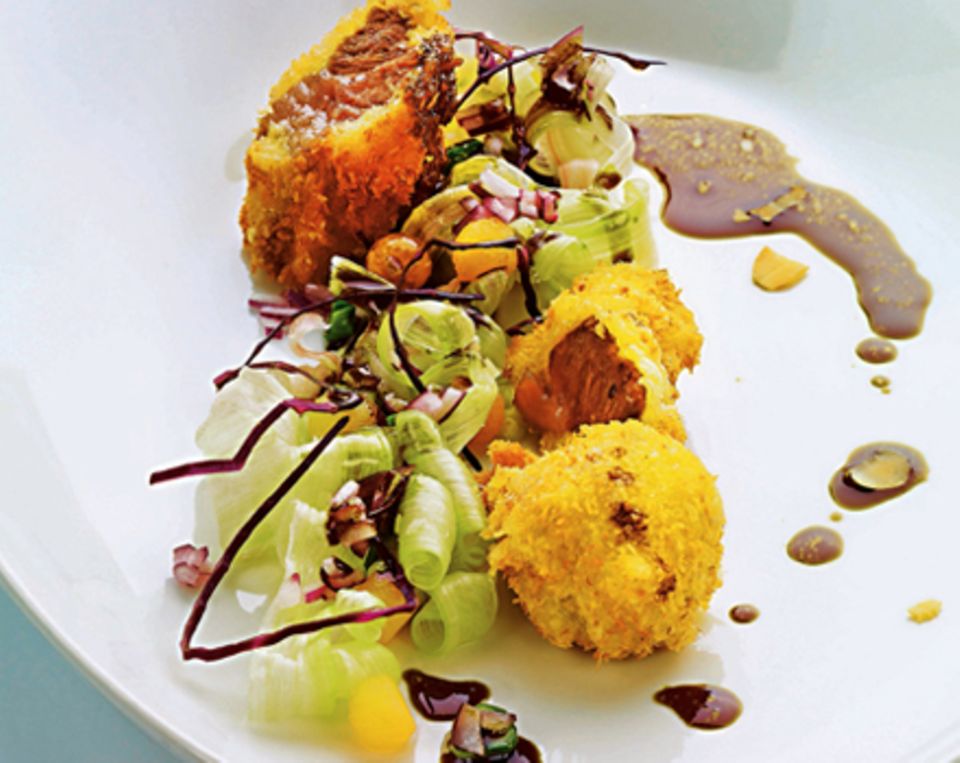Kalbsbackerl-Tempura mit Rhabarber und Zuckermelone Kalbsbackerl-Tempura mit Rhabarber und Zuckermelone