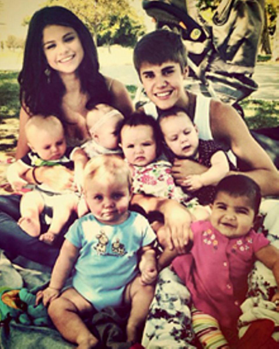 Dieses "Familenporträt"  stellen Justin Bieber und seine Freundin Selena Gomez mit der schönen Unterschrift "Brangelina 2.0 haha