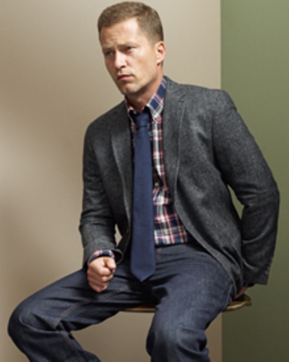 Mit diesem bürotauglichen Outfit seiner ersten eigenen Kollektion dürfte Til Schweiger auch gerne mal im Redaktionsbüro von Gala Mit diesem bürotauglichen Outfit seiner ersten eigenen Kollektion dürfte Til Schweiger auch gerne mal im Redaktionsbüro von Gala