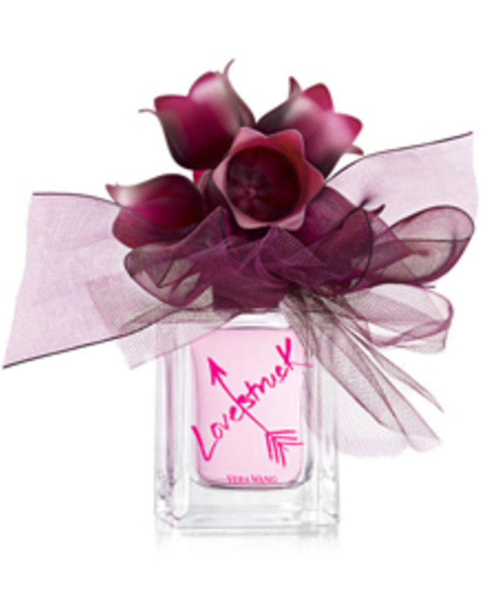 "Lovestruck" duftet blumig nach Lotus, Mandarine und Moschus. 50 ml EdP ca. 65 Euro "Lovestruck" duftet blumig nach Lotus, Mandarine und Moschus. 50 ml EdP ca. 65 Euro
