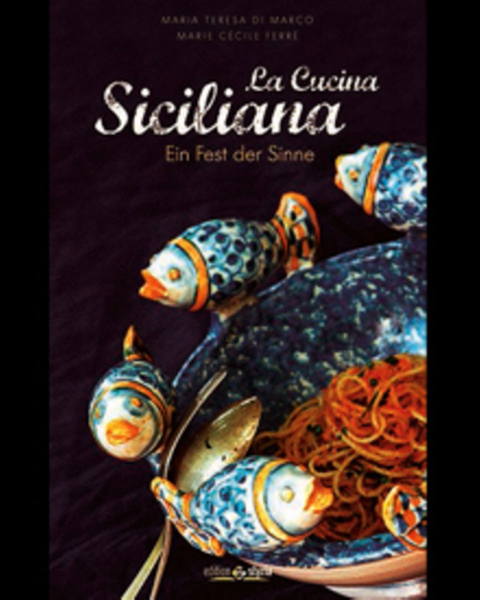 Die Esskultur Siziliens ist geprägt vom Einfluss der Griechen, Araber, Spanier und Römer. Das zeigen die über 130 Rezepte auf kö Die Esskultur Siziliens ist geprägt vom Einfluss der Griechen, Araber, Spanier und Römer. Das zeigen die über 130 Rezepte auf kö