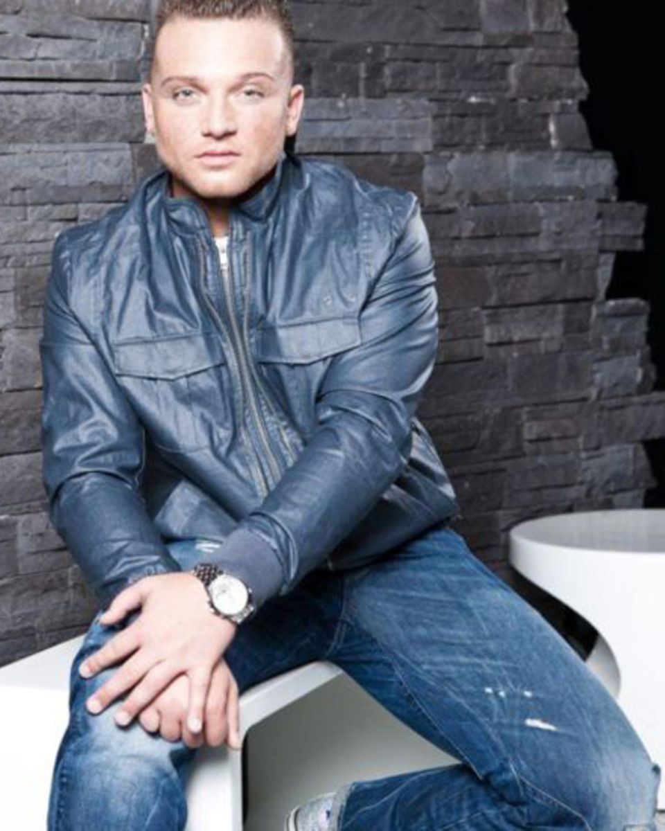 2012 will Menowin Fröhlich musikalisch voll durchstarten. Neben einem neuen Album ist auch eine Deutschland-Tournee geplant. 2012 will Menowin Fröhlich musikalisch voll durchstarten. Neben einem neuen Album ist auch eine Deutschland-Tournee geplant.