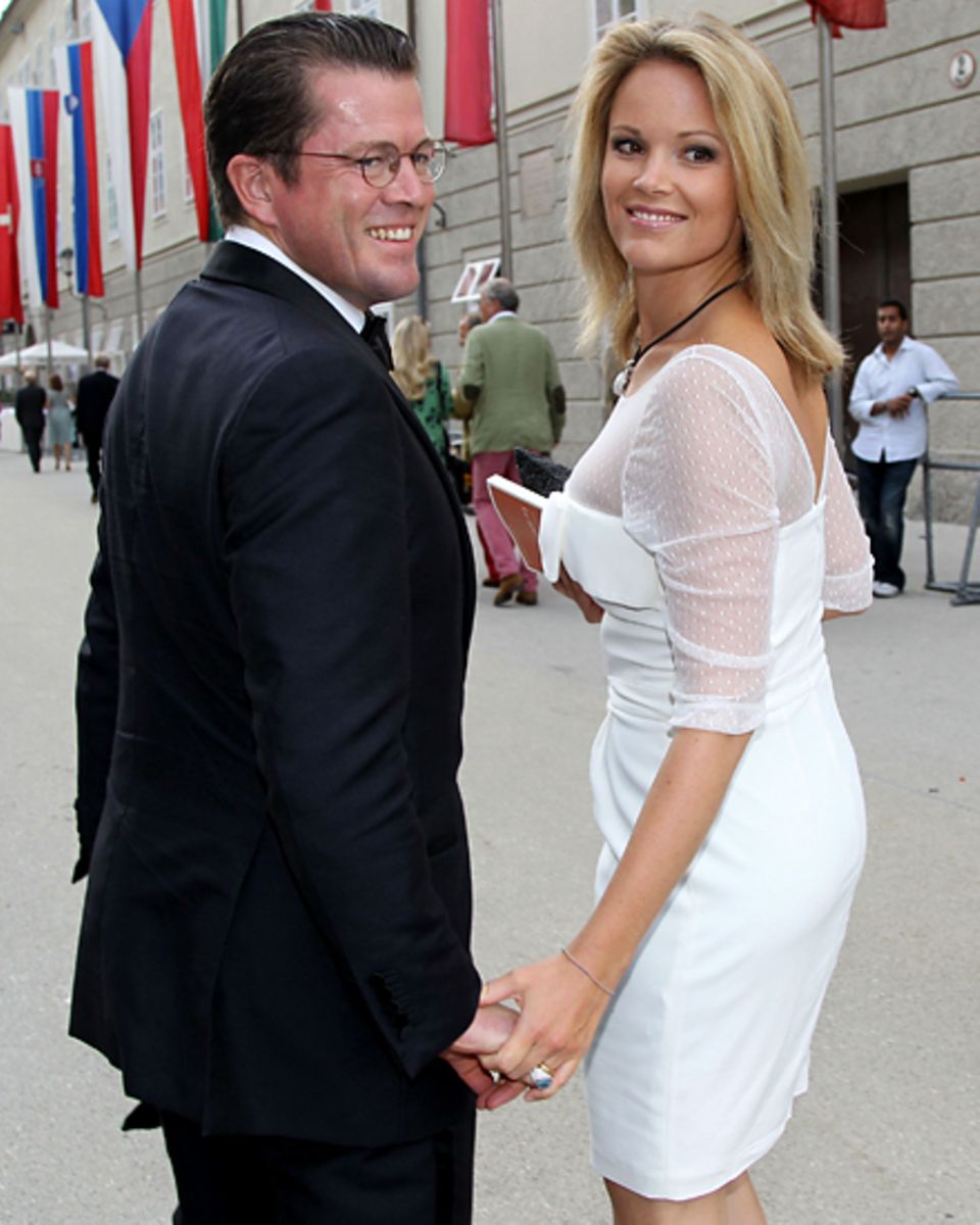 Hand in Hand: Stephanie zu Guttenberg, 35, steht auch in der Krise zu ihrem Mann. Hand in Hand: Stephanie zu Guttenberg, 35, steht auch in der Krise zu ihrem Mann.