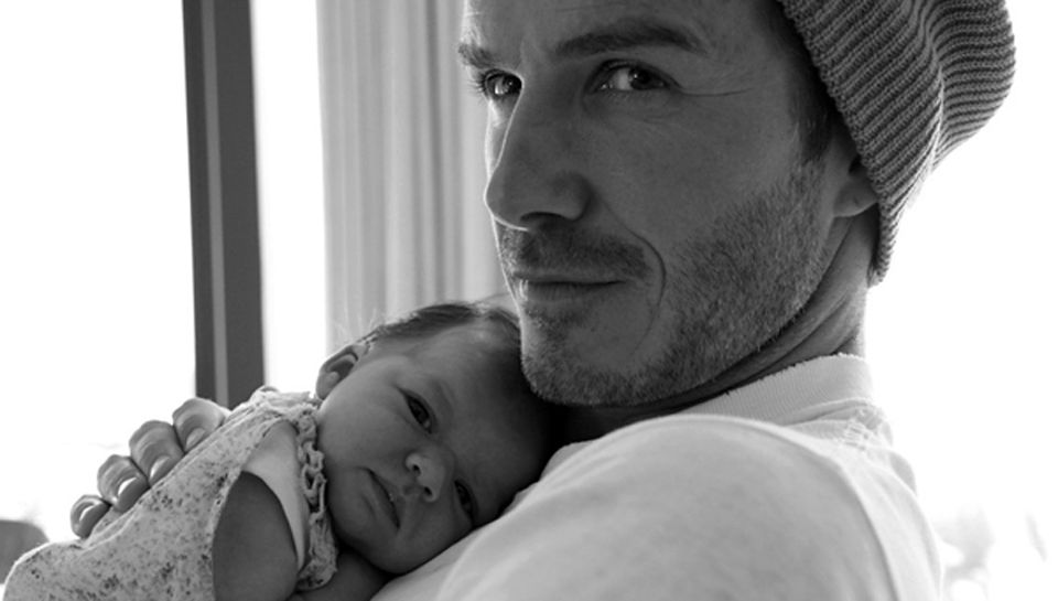 Kleines großes Glück für die Beckhams! David, 36, mit Harper. Kleines großes Glück für die Beckhams! David, 36, mit Harper.